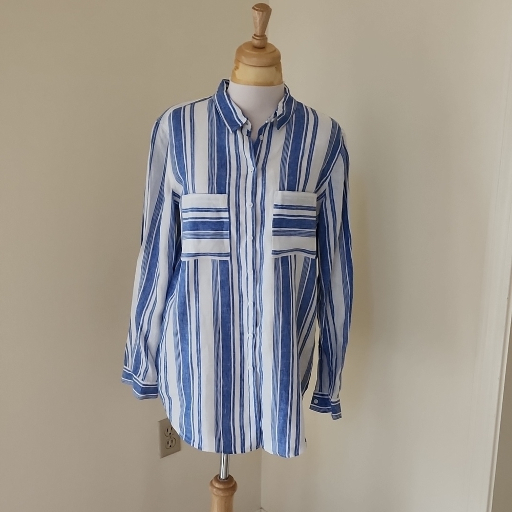 Boden 8L white with blue striped long sleeve linen shirt.